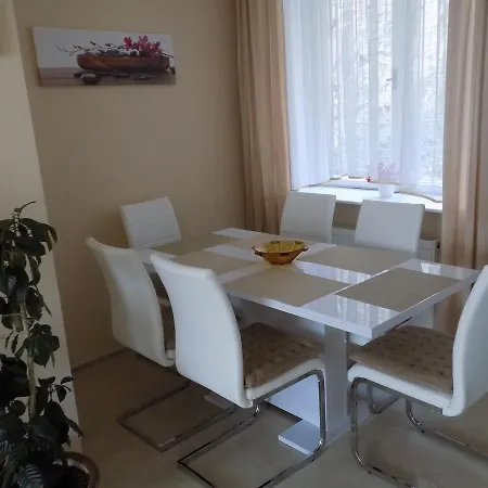 Penzion Marjánka Hluboká nad Vltavou Esterno foto